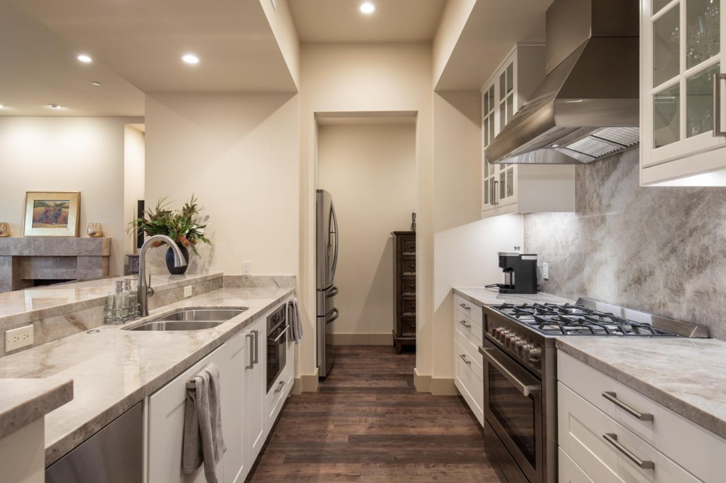 Detail Gallery Image 5 of 24 For 575 Foam St #D,  Monterey,  CA 93940 - 3 Beds | 2 Baths