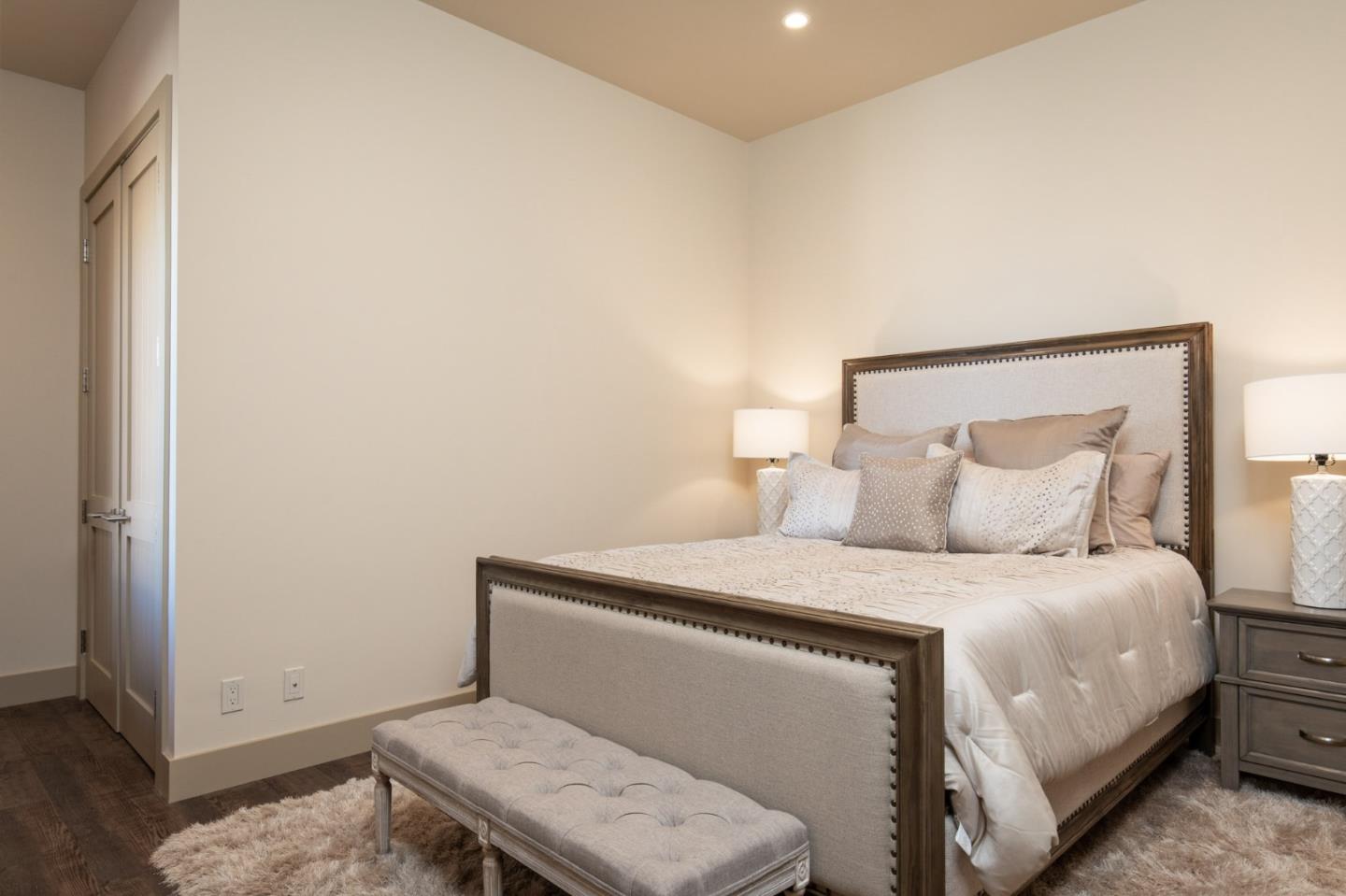 Detail Gallery Image 9 of 24 For 575 Foam St #D,  Monterey,  CA 93940 - 3 Beds | 2 Baths