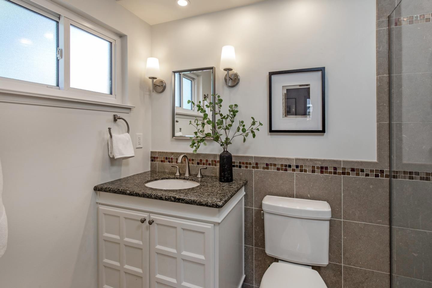 Detail Gallery Image 14 of 29 For 3388 Lubich Dr, Mountain View,  CA 94040 - 3 Beds | 2/1 Baths