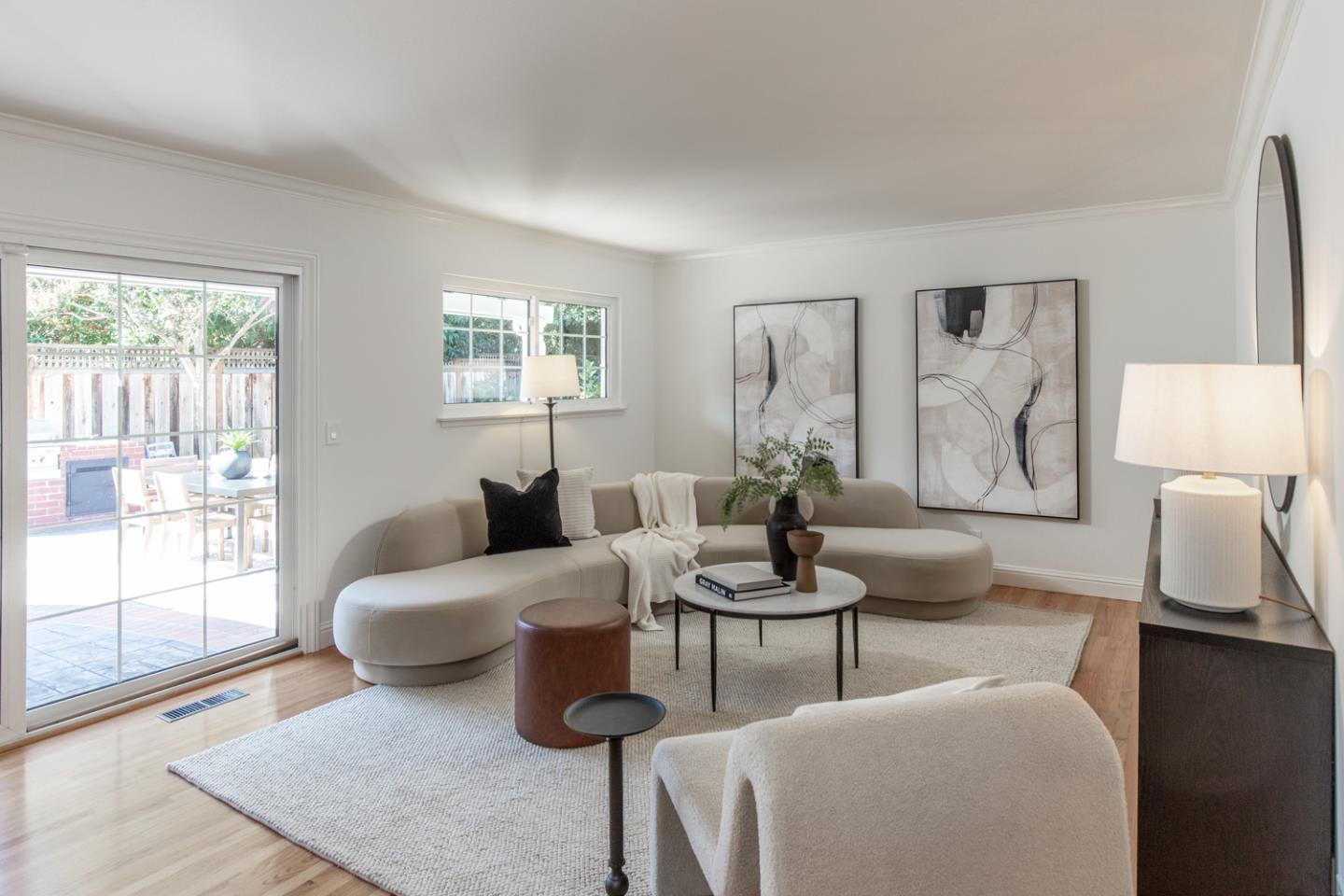Detail Gallery Image 4 of 29 For 3388 Lubich Dr, Mountain View,  CA 94040 - 3 Beds | 2/1 Baths