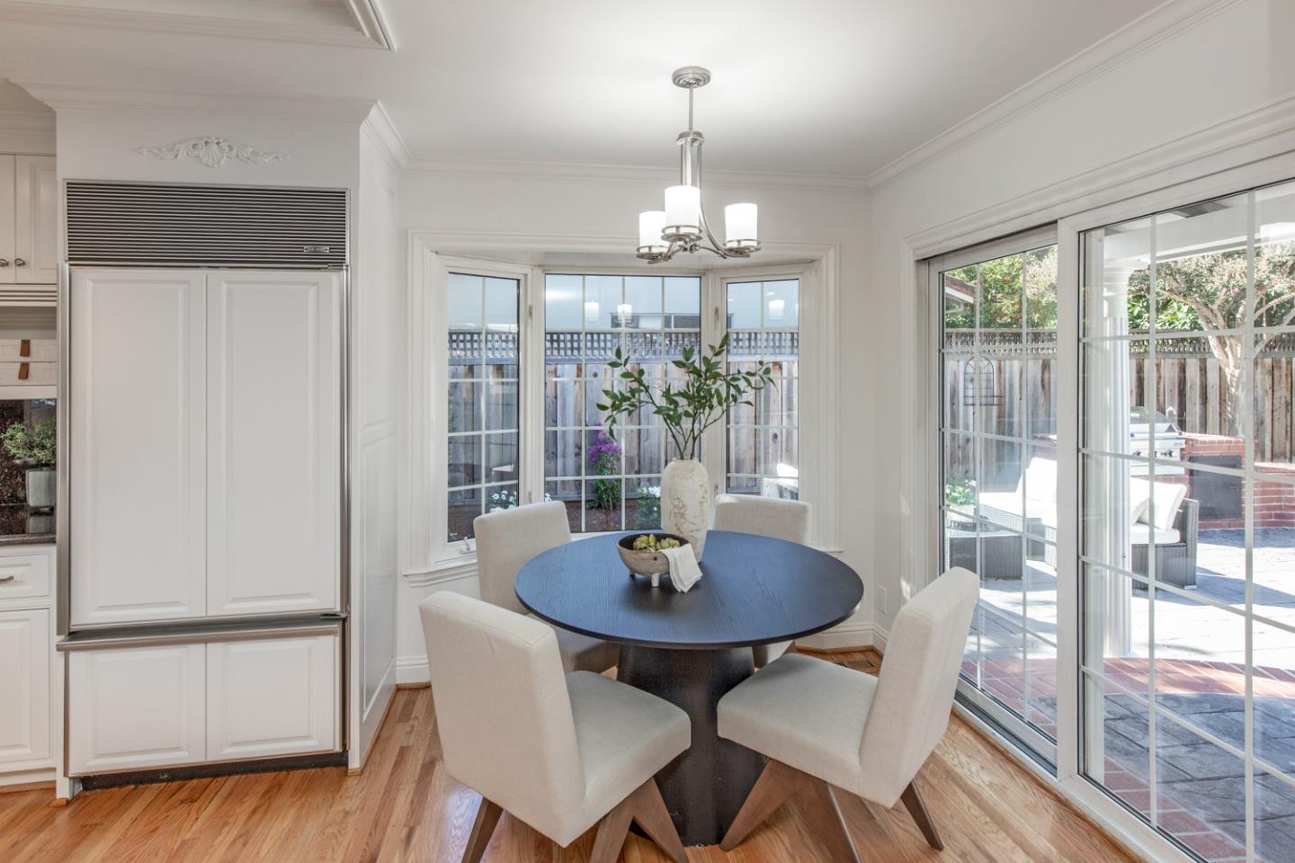 Detail Gallery Image 8 of 29 For 3388 Lubich Dr, Mountain View,  CA 94040 - 3 Beds | 2/1 Baths