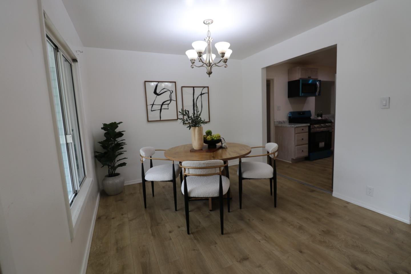 Detail Gallery Image 11 of 21 For 227 Wicklow Dr, South San Francisco,  CA 94080 - 4 Beds | 2 Baths