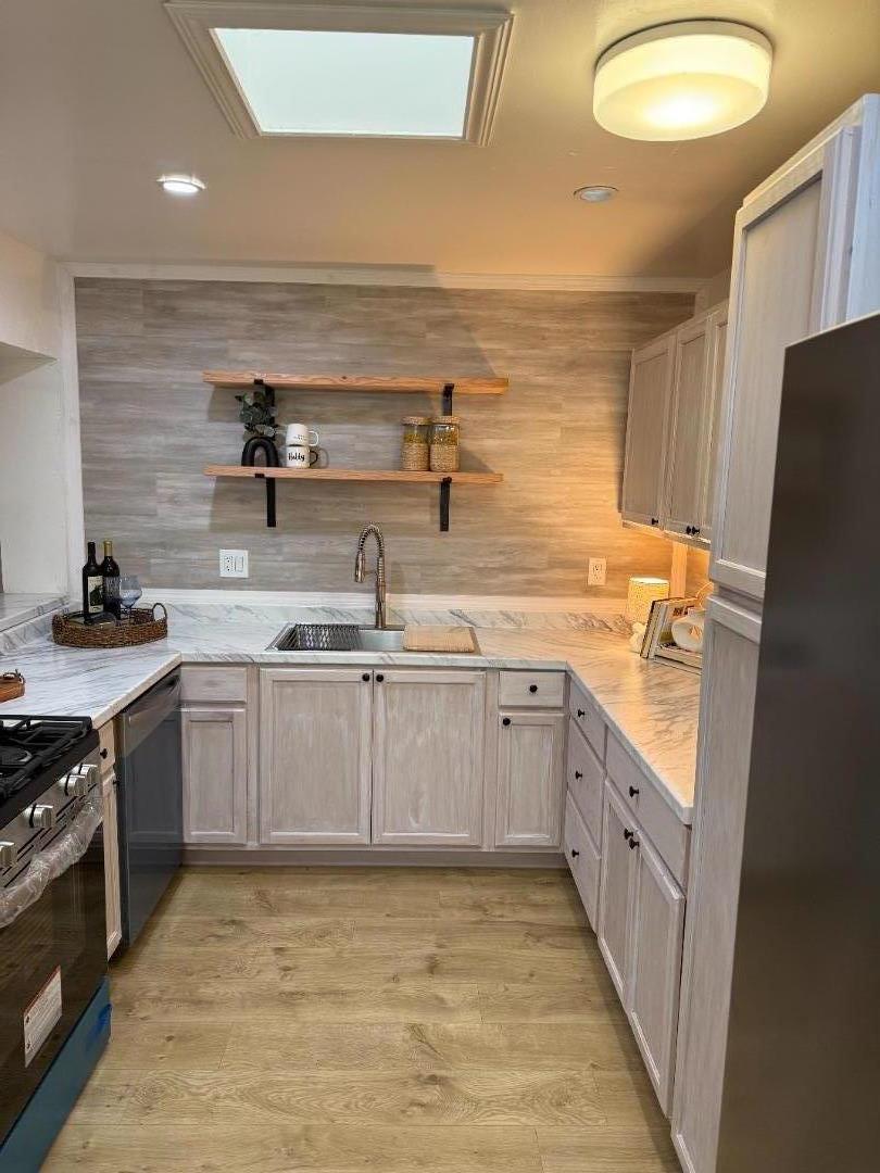 Detail Gallery Image 7 of 21 For 227 Wicklow Dr, South San Francisco,  CA 94080 - 4 Beds | 2 Baths