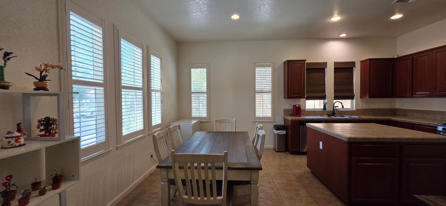 Detail Gallery Image 10 of 39 For 9403 Vintner Cir, Patterson,  CA 95363 - 3 Beds | 2 Baths