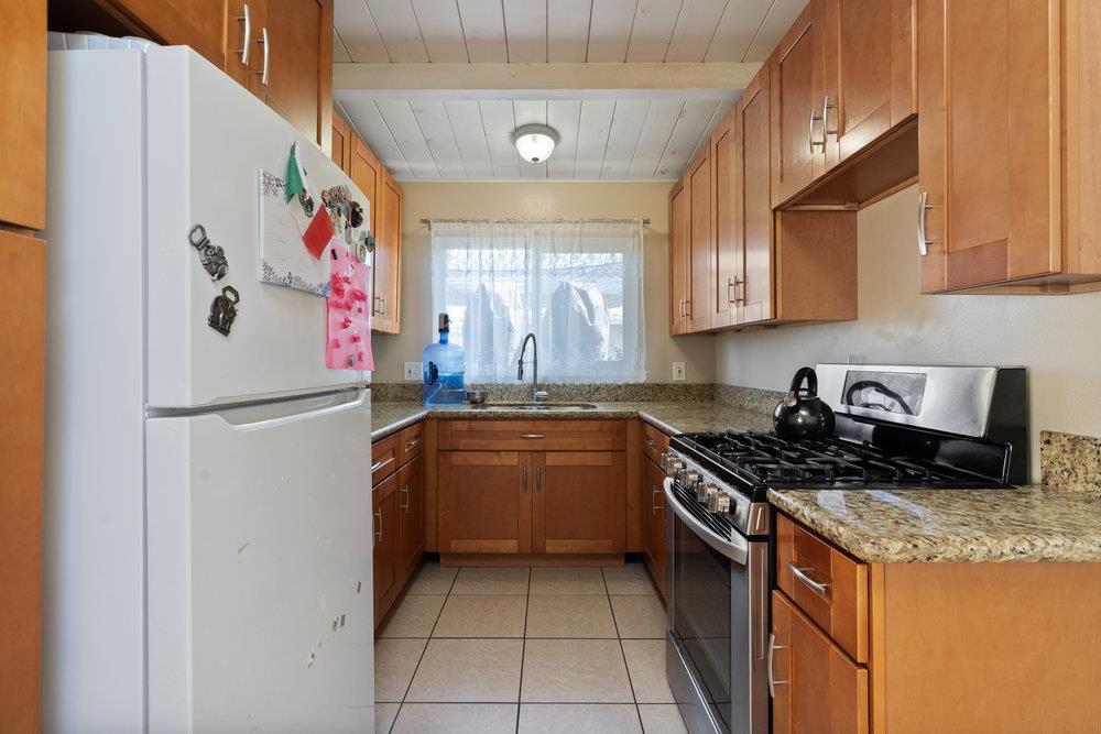 Detail Gallery Image 12 of 27 For 643 Rainier Dr, Salinas,  CA 93906 - 3 Beds | 2 Baths