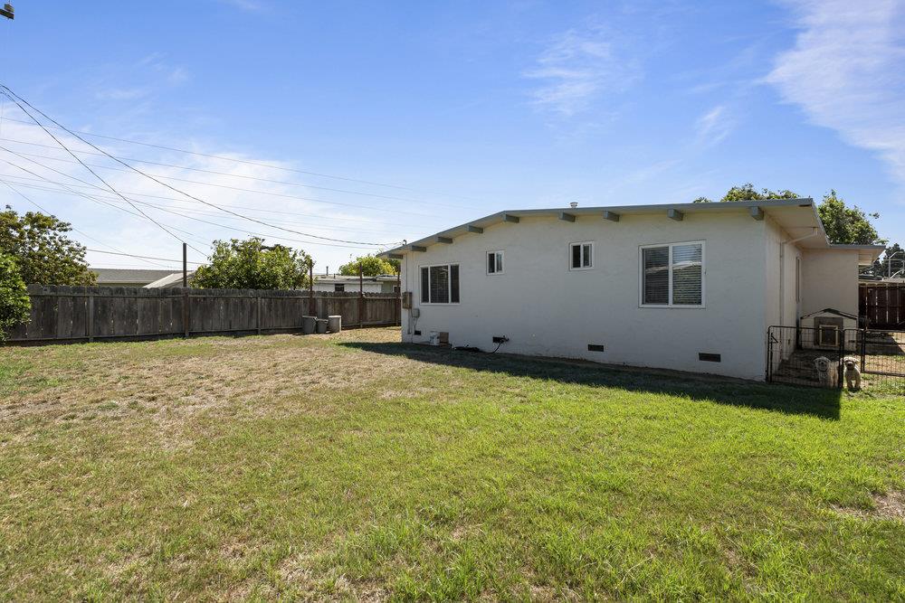 Detail Gallery Image 25 of 27 For 643 Rainier Dr, Salinas,  CA 93906 - 3 Beds | 2 Baths
