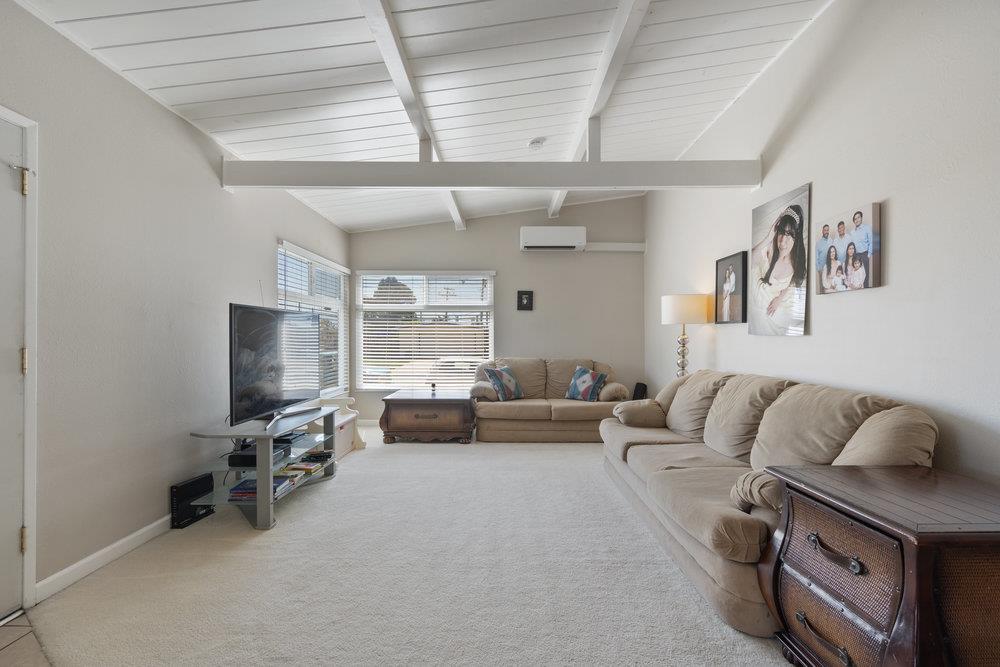 Detail Gallery Image 4 of 27 For 643 Rainier Dr, Salinas,  CA 93906 - 3 Beds | 2 Baths