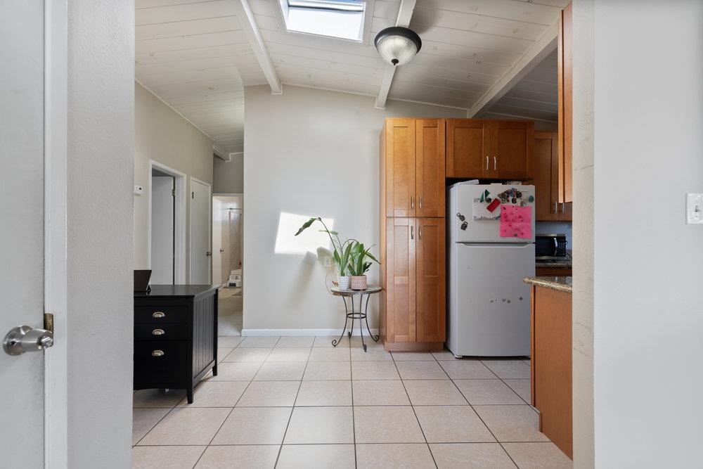 Detail Gallery Image 9 of 27 For 643 Rainier Dr, Salinas,  CA 93906 - 3 Beds | 2 Baths