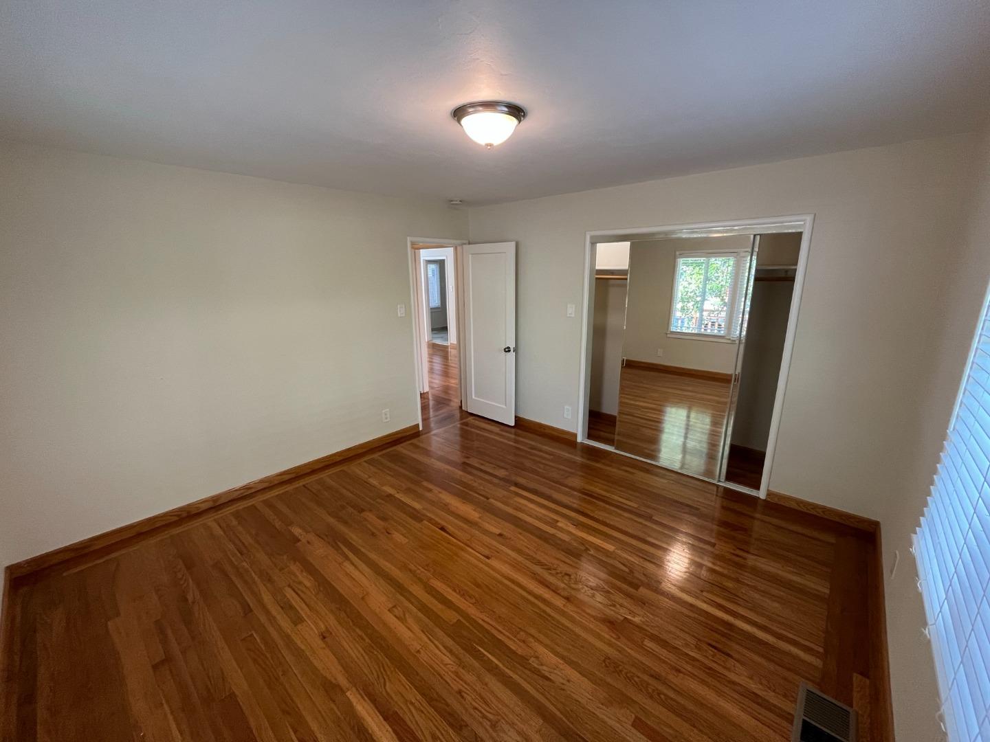 Detail Gallery Image 10 of 15 For 860 Live Oak Ave #1,  Menlo Park,  CA 94025 - 2 Beds | 1 Baths