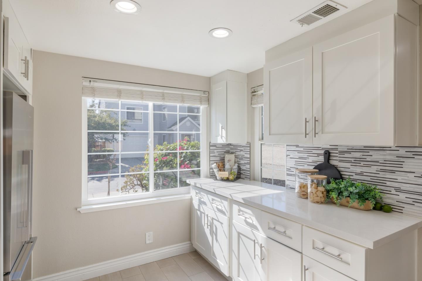 Detail Gallery Image 12 of 26 For 1713 Winston St, San Jose,  CA 95131 - 3 Beds | 2/1 Baths