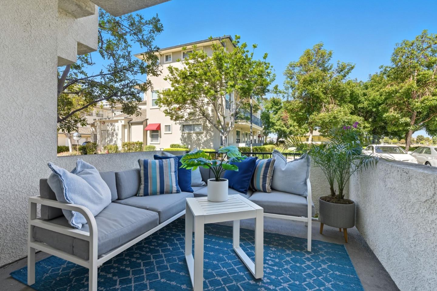 Detail Gallery Image 13 of 26 For 401 Baltic Cir #403,  Redwood City,  CA 94065 - 2 Beds | 2 Baths