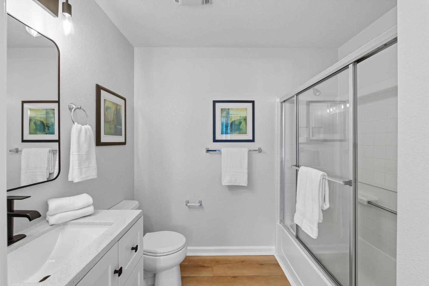Detail Gallery Image 16 of 26 For 401 Baltic Cir #403,  Redwood City,  CA 94065 - 2 Beds | 2 Baths