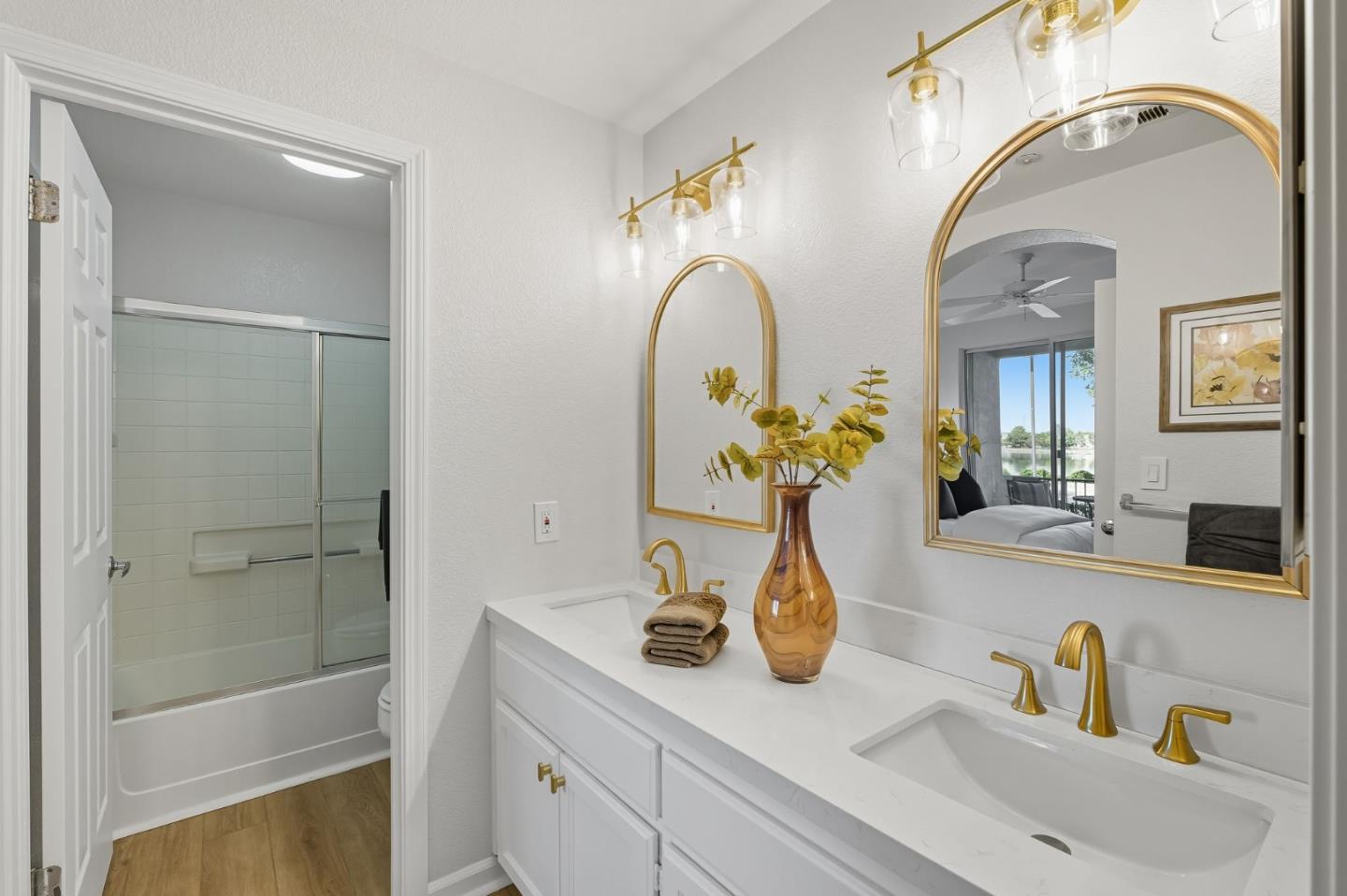 Detail Gallery Image 20 of 26 For 401 Baltic Cir #403,  Redwood City,  CA 94065 - 2 Beds | 2 Baths