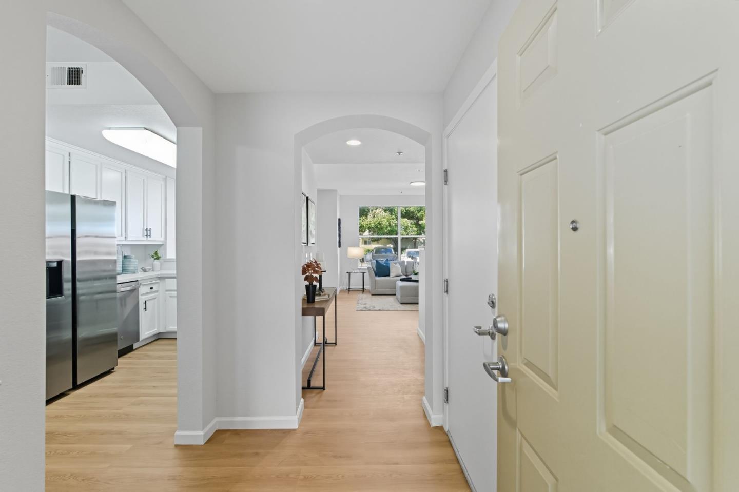 Detail Gallery Image 3 of 26 For 401 Baltic Cir #403,  Redwood City,  CA 94065 - 2 Beds | 2 Baths