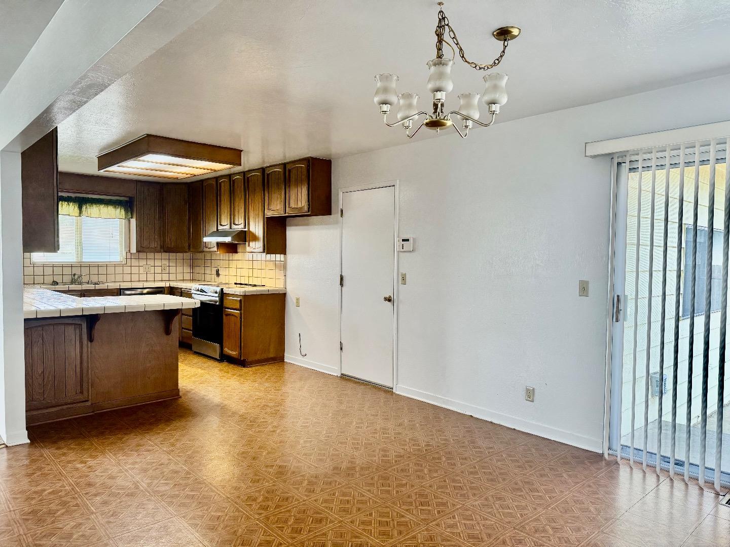 Detail Gallery Image 10 of 24 For 518 Main St, Soledad,  CA 93960 - 3 Beds | 2 Baths
