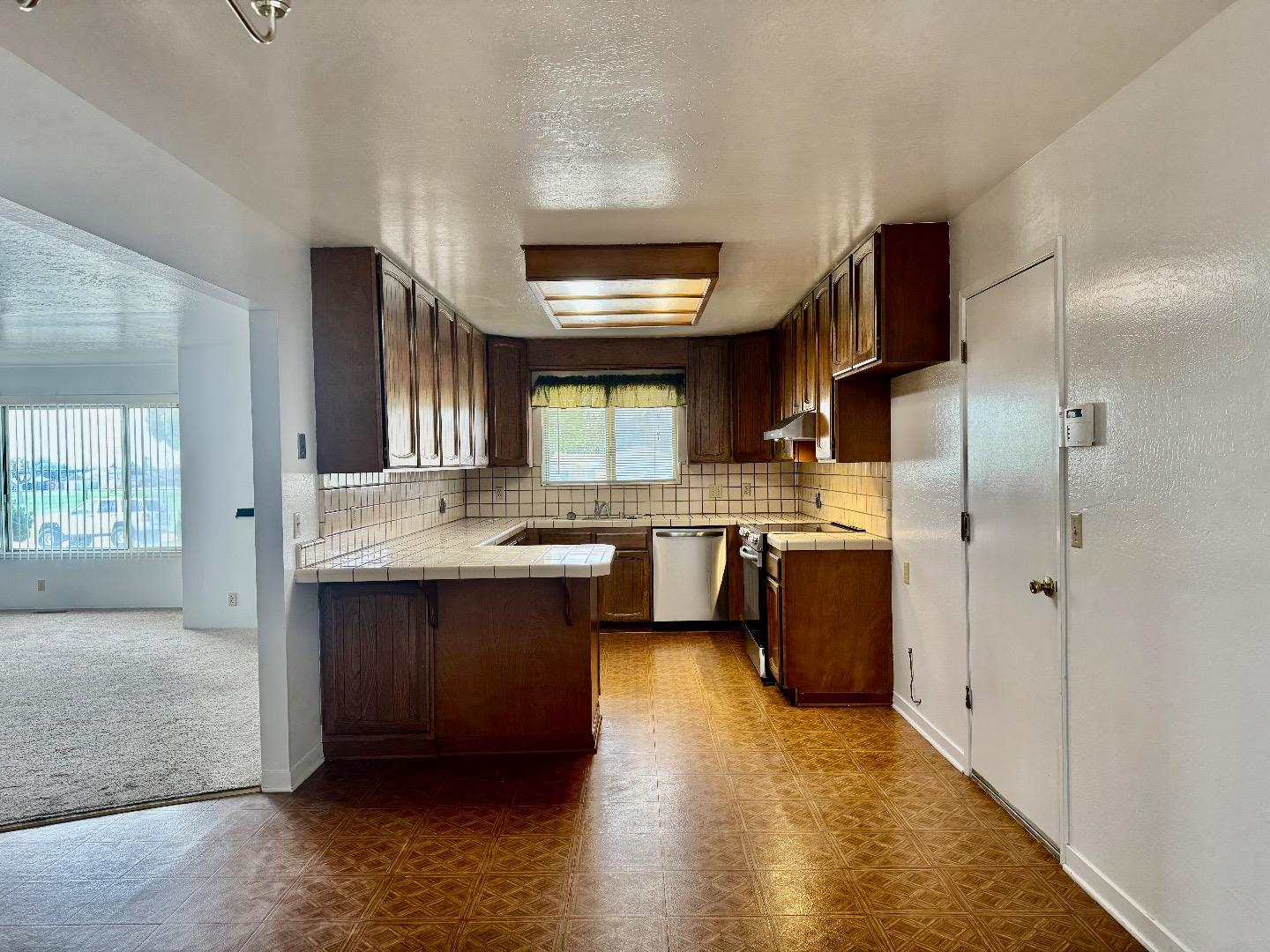 Detail Gallery Image 11 of 24 For 518 Main St, Soledad,  CA 93960 - 3 Beds | 2 Baths