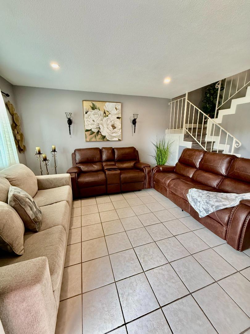 Detail Gallery Image 3 of 12 For 353 Laurel Ave #15,  Hayward,  CA 94541 - 2 Beds | 1/1 Baths