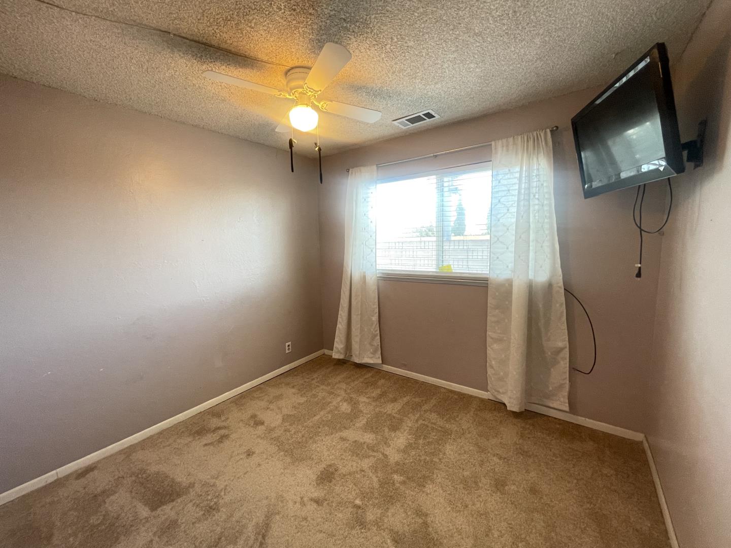 Detail Gallery Image 7 of 24 For 1701 S Capitol Ave, San Jose,  CA 95127 - 6 Beds | 3 Baths