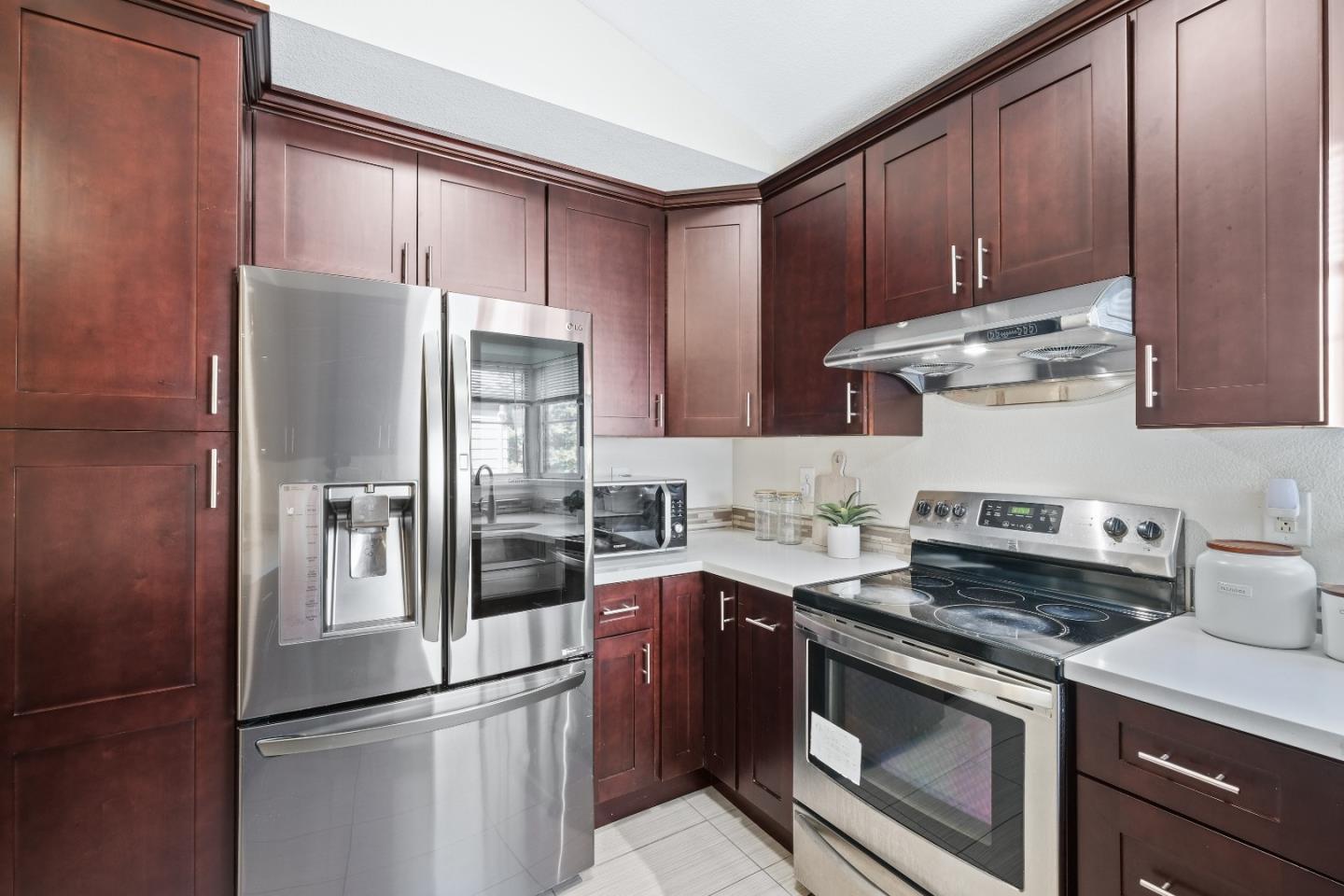 Detail Gallery Image 18 of 54 For 1735 Parkview Green Cir, San Jose,  CA 95131 - 2 Beds | 2 Baths