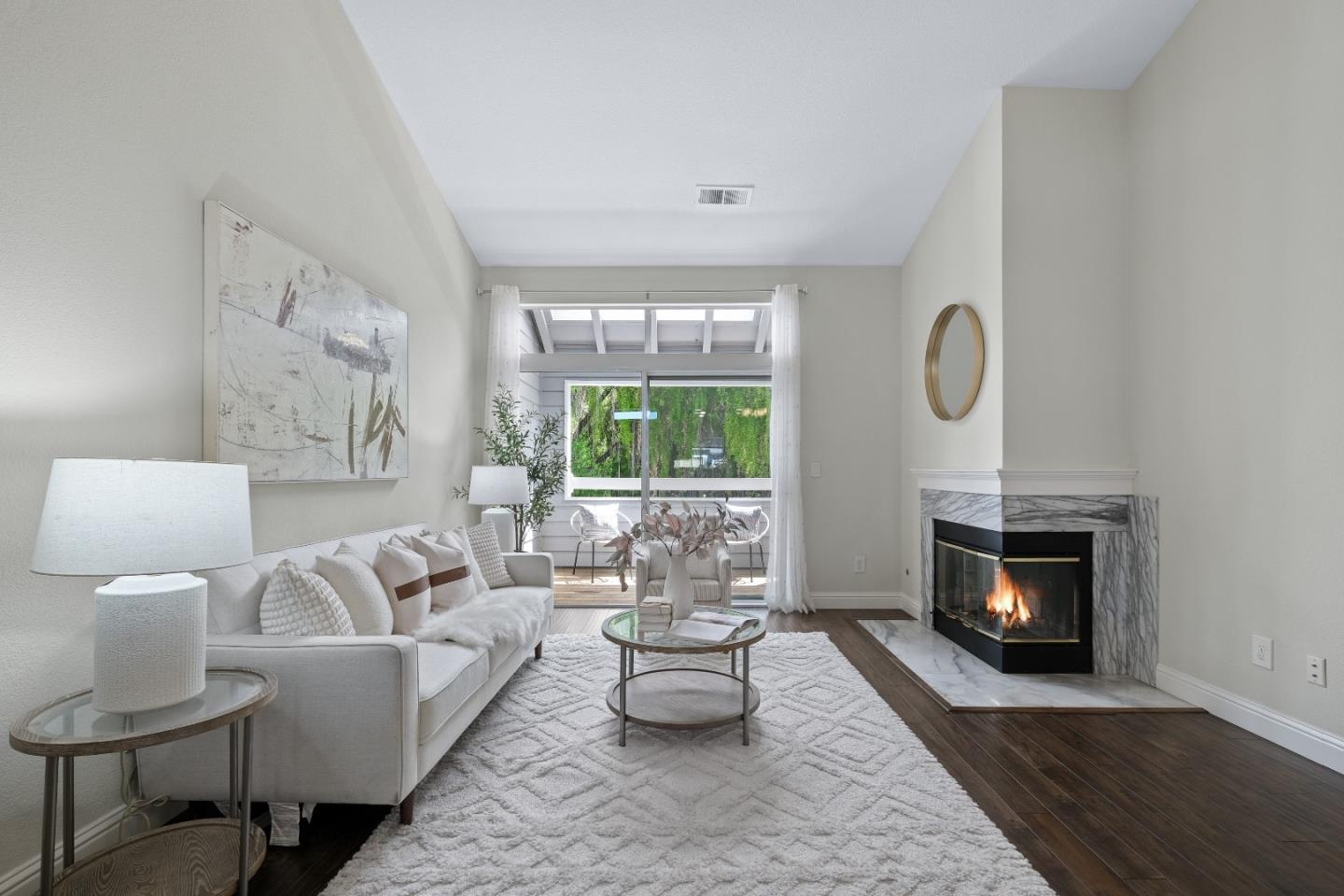 Detail Gallery Image 2 of 54 For 1735 Parkview Green Cir, San Jose,  CA 95131 - 2 Beds | 2 Baths