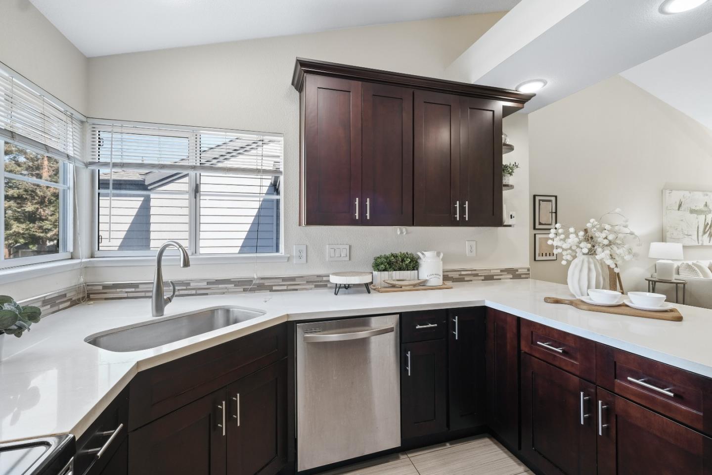 Detail Gallery Image 21 of 54 For 1735 Parkview Green Cir, San Jose,  CA 95131 - 2 Beds | 2 Baths