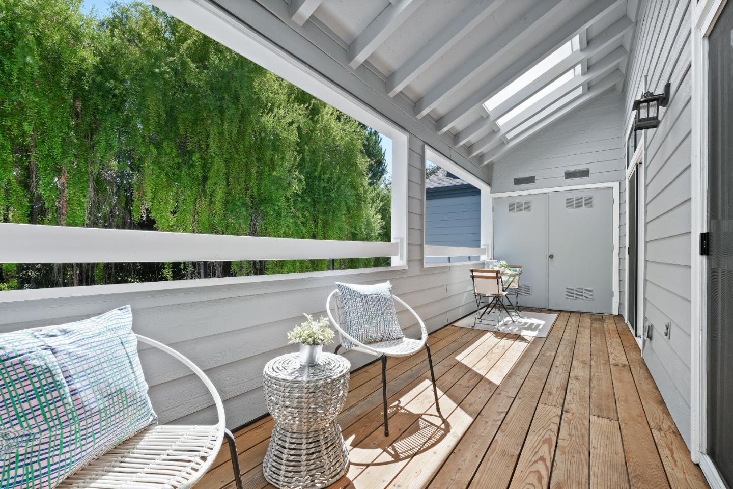 Detail Gallery Image 3 of 54 For 1735 Parkview Green Cir, San Jose,  CA 95131 - 2 Beds | 2 Baths