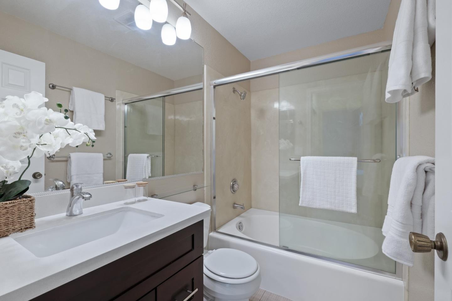 Detail Gallery Image 30 of 54 For 1735 Parkview Green Cir, San Jose,  CA 95131 - 2 Beds | 2 Baths