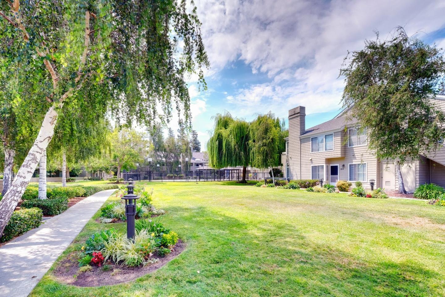 Detail Gallery Image 44 of 54 For 1735 Parkview Green Cir, San Jose,  CA 95131 - 2 Beds | 2 Baths