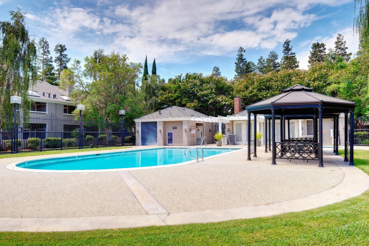 Detail Gallery Image 47 of 54 For 1735 Parkview Green Cir, San Jose,  CA 95131 - 2 Beds | 2 Baths