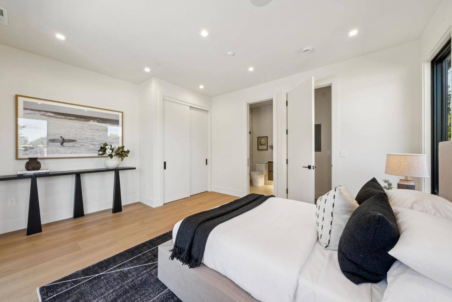 Detail Gallery Image 11 of 86 For 589 Cherry Ave, Los Altos,  CA 94022 - 5 Beds | 5/1 Baths