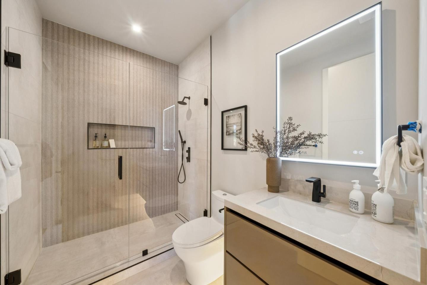Detail Gallery Image 12 of 86 For 589 Cherry Ave, Los Altos,  CA 94022 - 5 Beds | 5/1 Baths