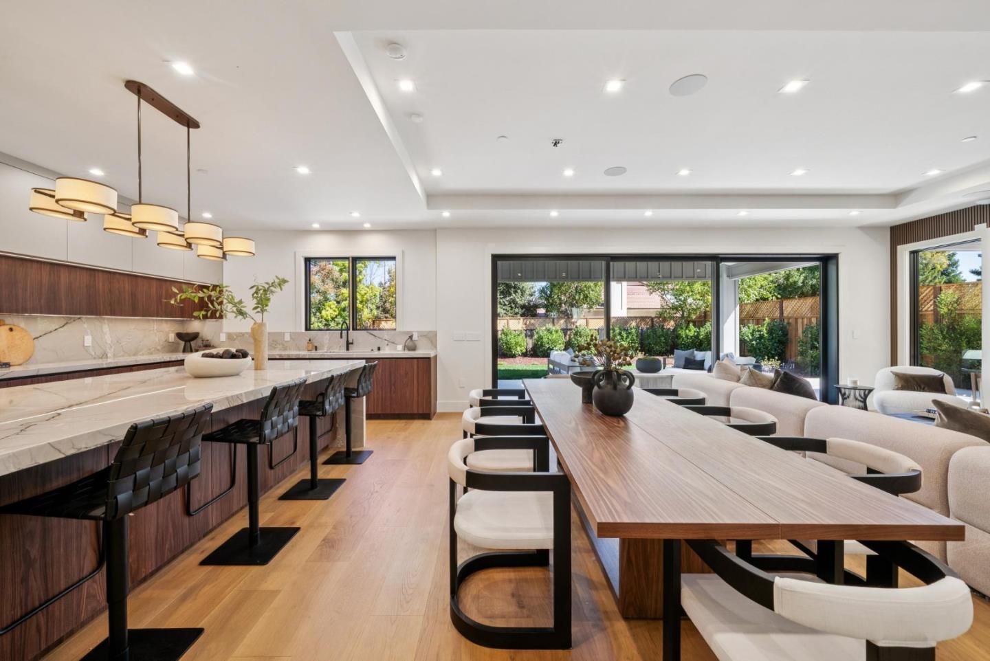 Detail Gallery Image 20 of 86 For 589 Cherry Ave, Los Altos,  CA 94022 - 5 Beds | 5/1 Baths