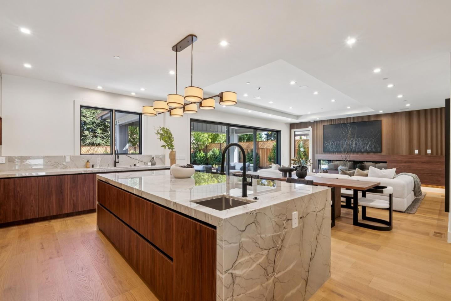 Detail Gallery Image 22 of 86 For 589 Cherry Ave, Los Altos,  CA 94022 - 5 Beds | 5/1 Baths