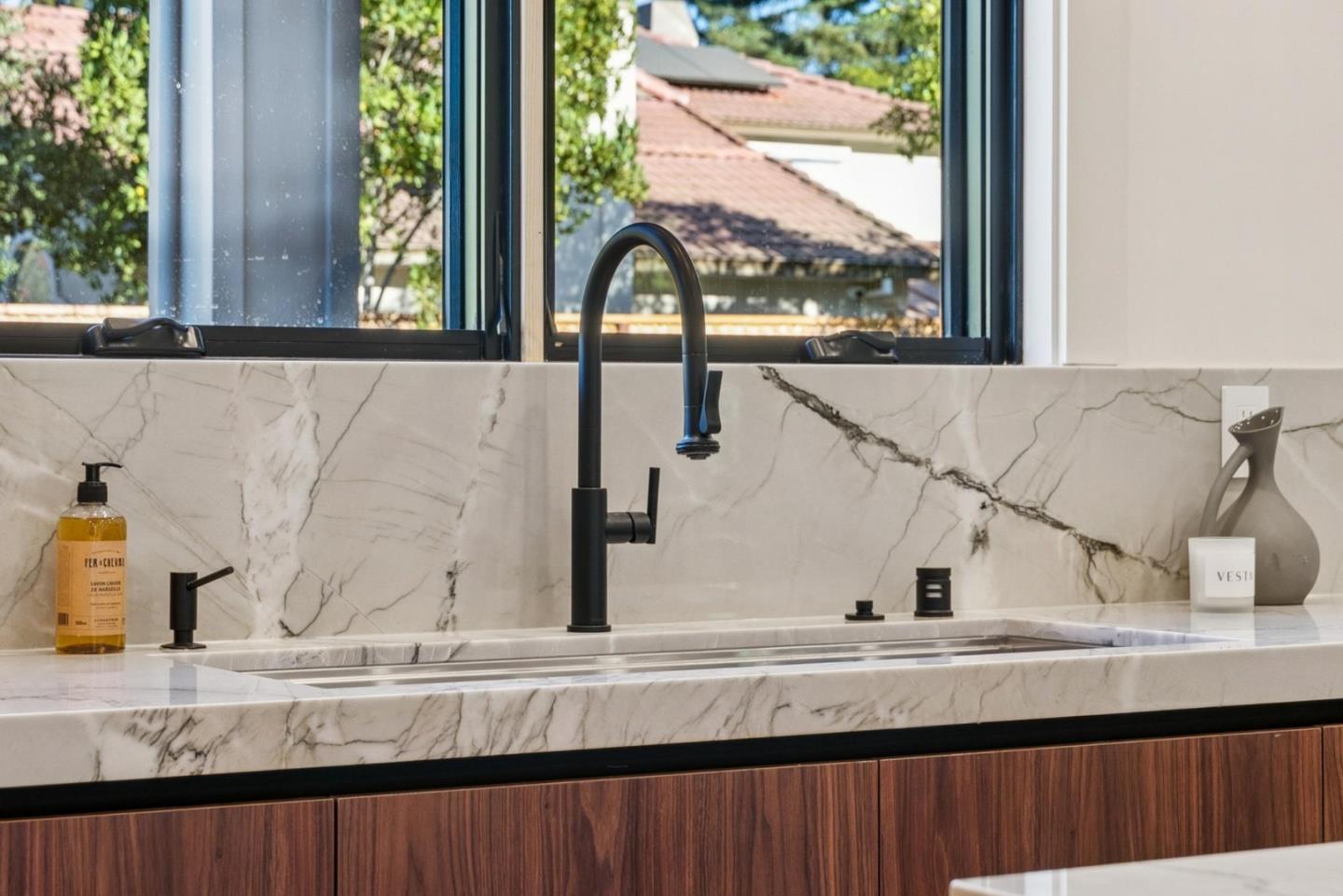 Detail Gallery Image 24 of 86 For 589 Cherry Ave, Los Altos,  CA 94022 - 5 Beds | 5/1 Baths