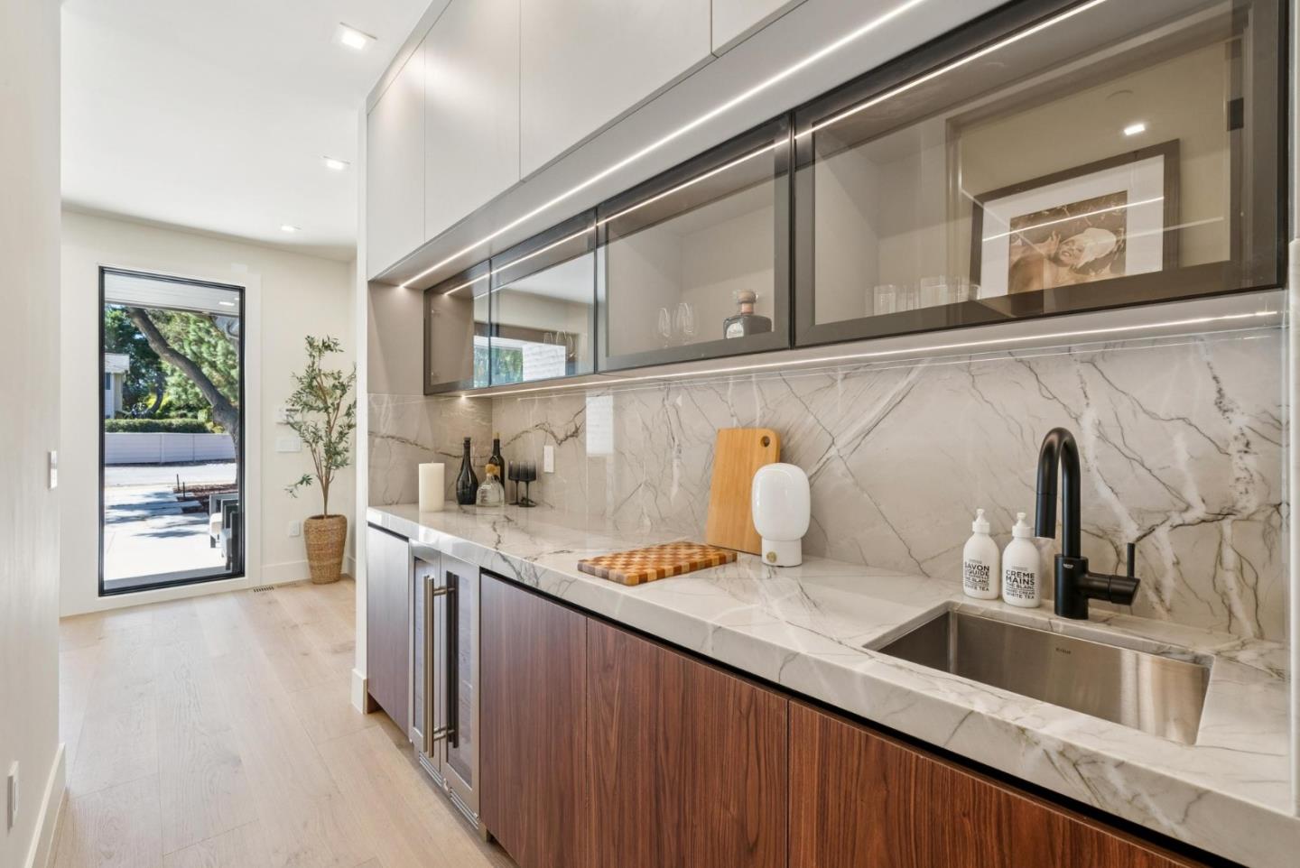 Detail Gallery Image 32 of 86 For 589 Cherry Ave, Los Altos,  CA 94022 - 5 Beds | 5/1 Baths