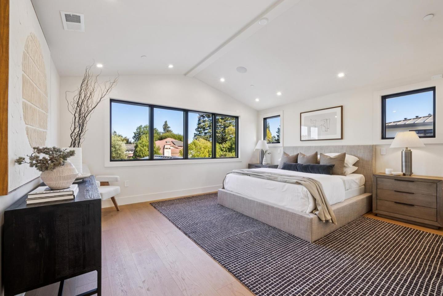 Detail Gallery Image 42 of 86 For 589 Cherry Ave, Los Altos,  CA 94022 - 5 Beds | 5/1 Baths