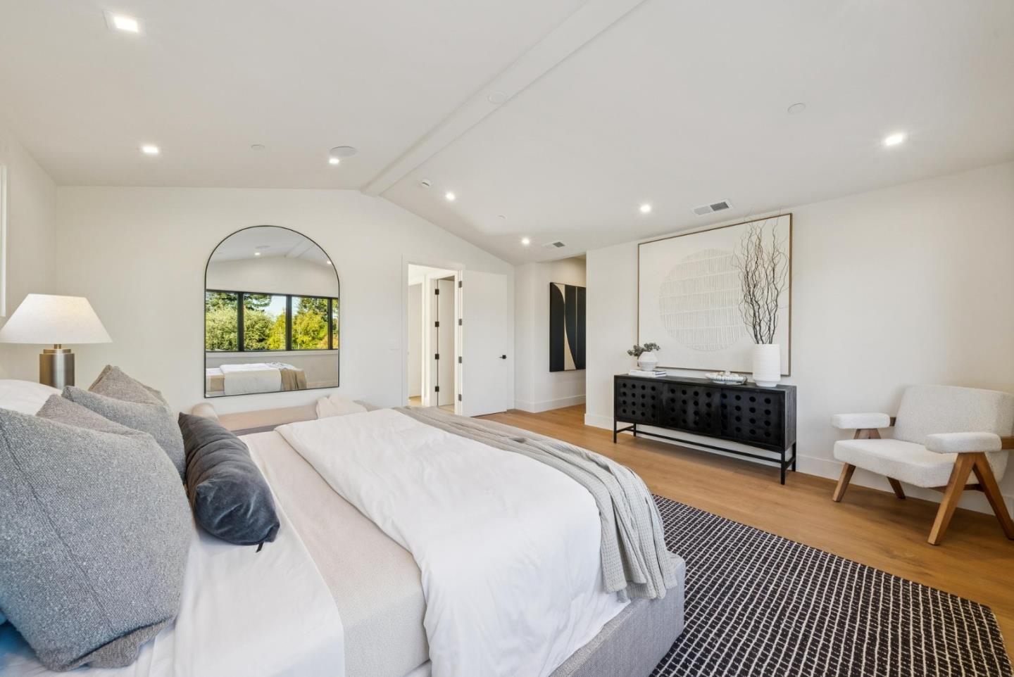 Detail Gallery Image 43 of 86 For 589 Cherry Ave, Los Altos,  CA 94022 - 5 Beds | 5/1 Baths