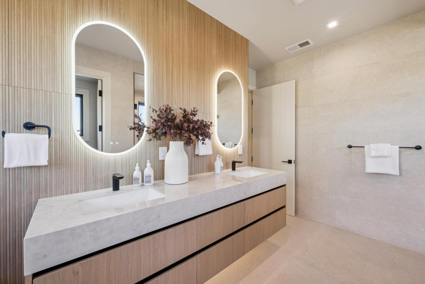 Detail Gallery Image 47 of 86 For 589 Cherry Ave, Los Altos,  CA 94022 - 5 Beds | 5/1 Baths