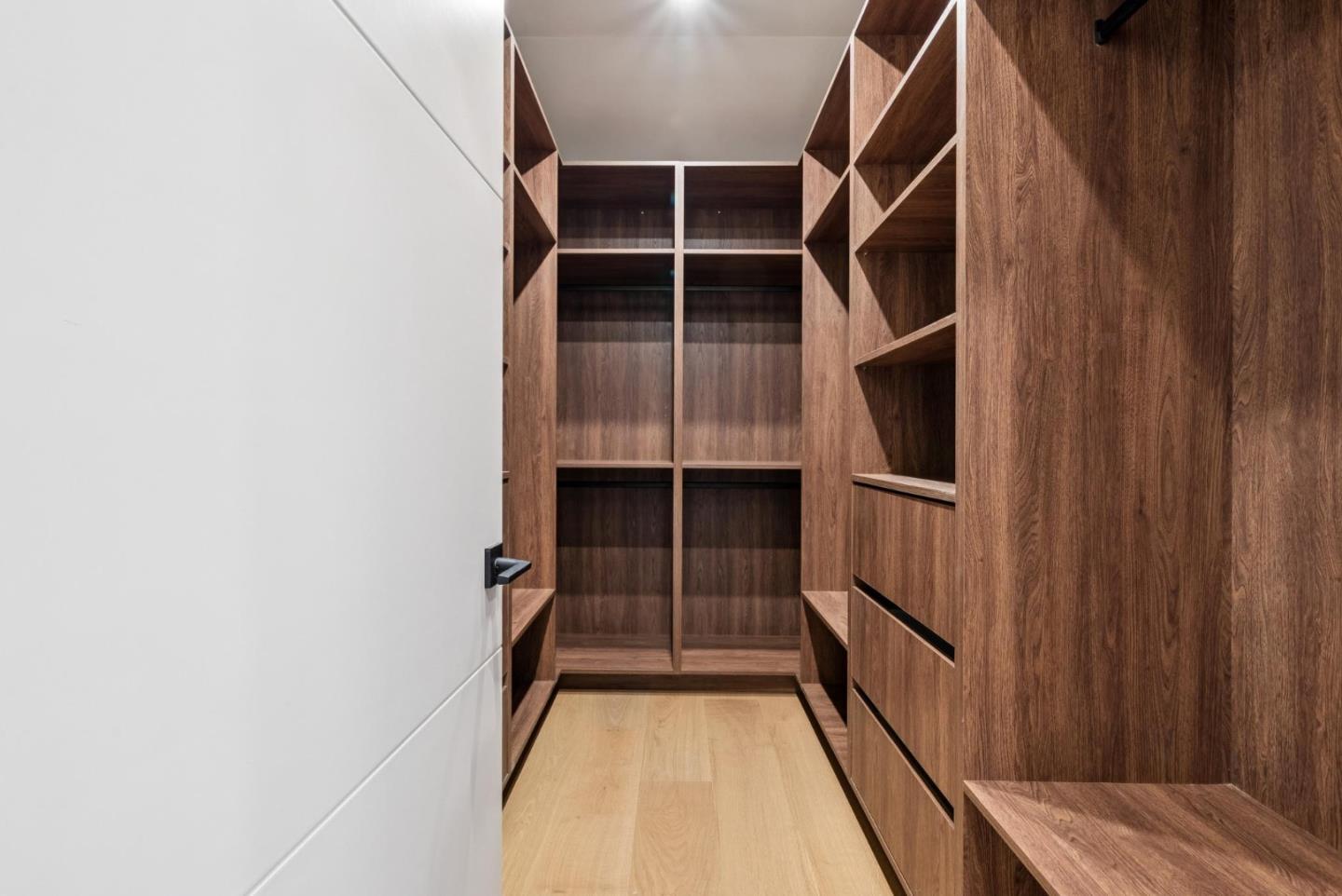 Detail Gallery Image 52 of 86 For 589 Cherry Ave, Los Altos,  CA 94022 - 5 Beds | 5/1 Baths