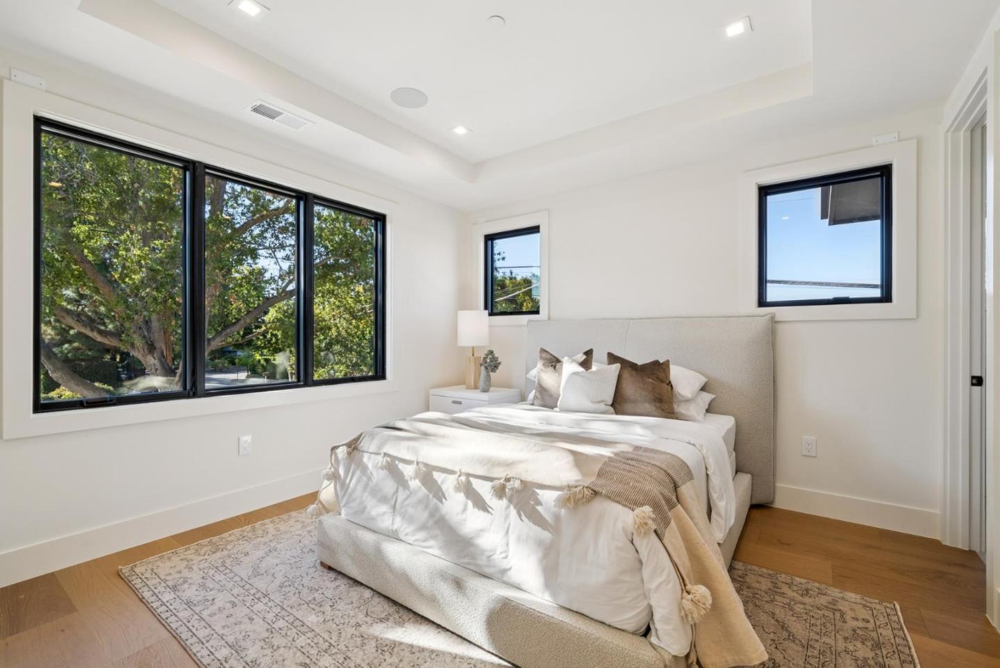 Detail Gallery Image 57 of 86 For 589 Cherry Ave, Los Altos,  CA 94022 - 5 Beds | 5/1 Baths