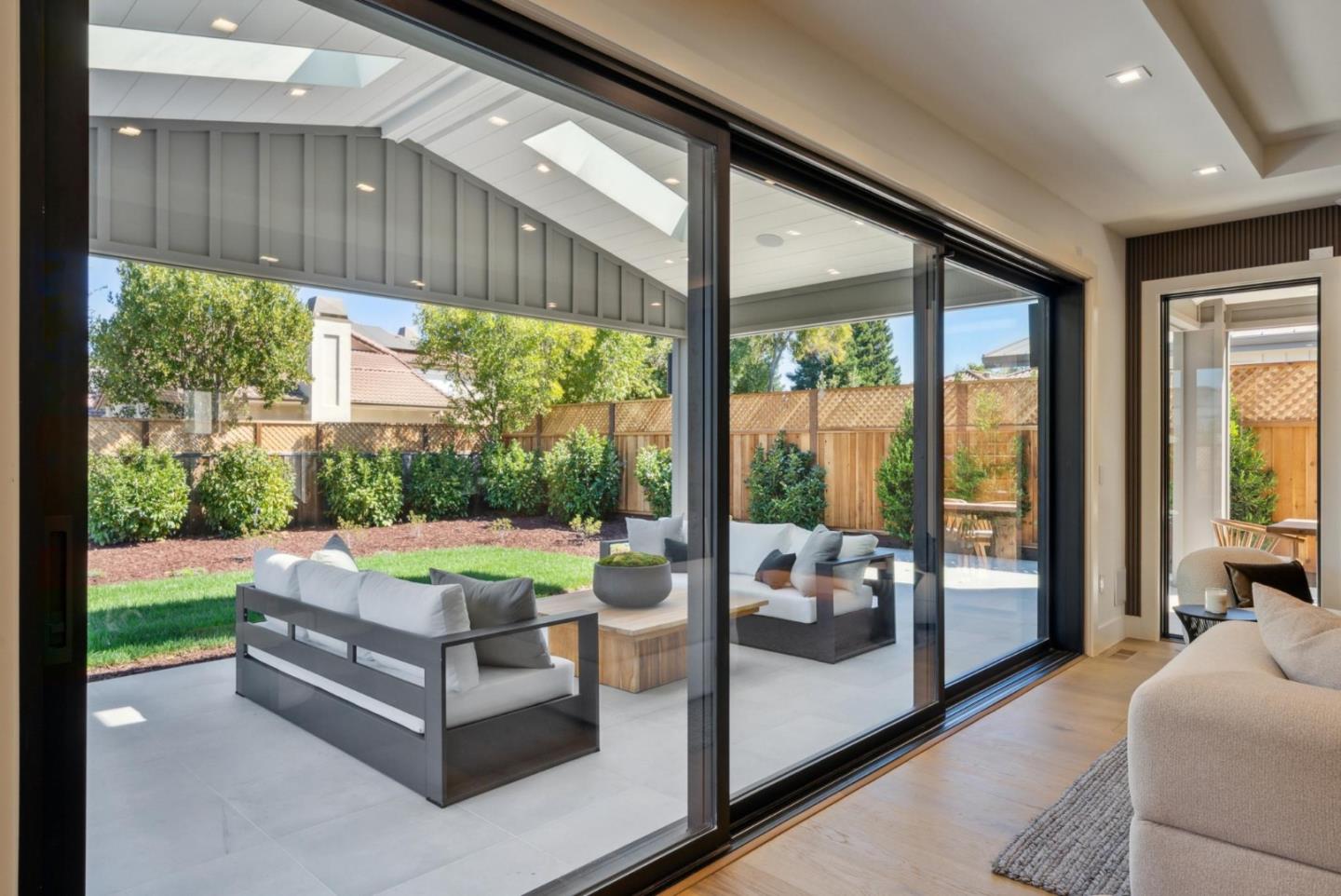 Detail Gallery Image 59 of 86 For 589 Cherry Ave, Los Altos,  CA 94022 - 5 Beds | 5/1 Baths