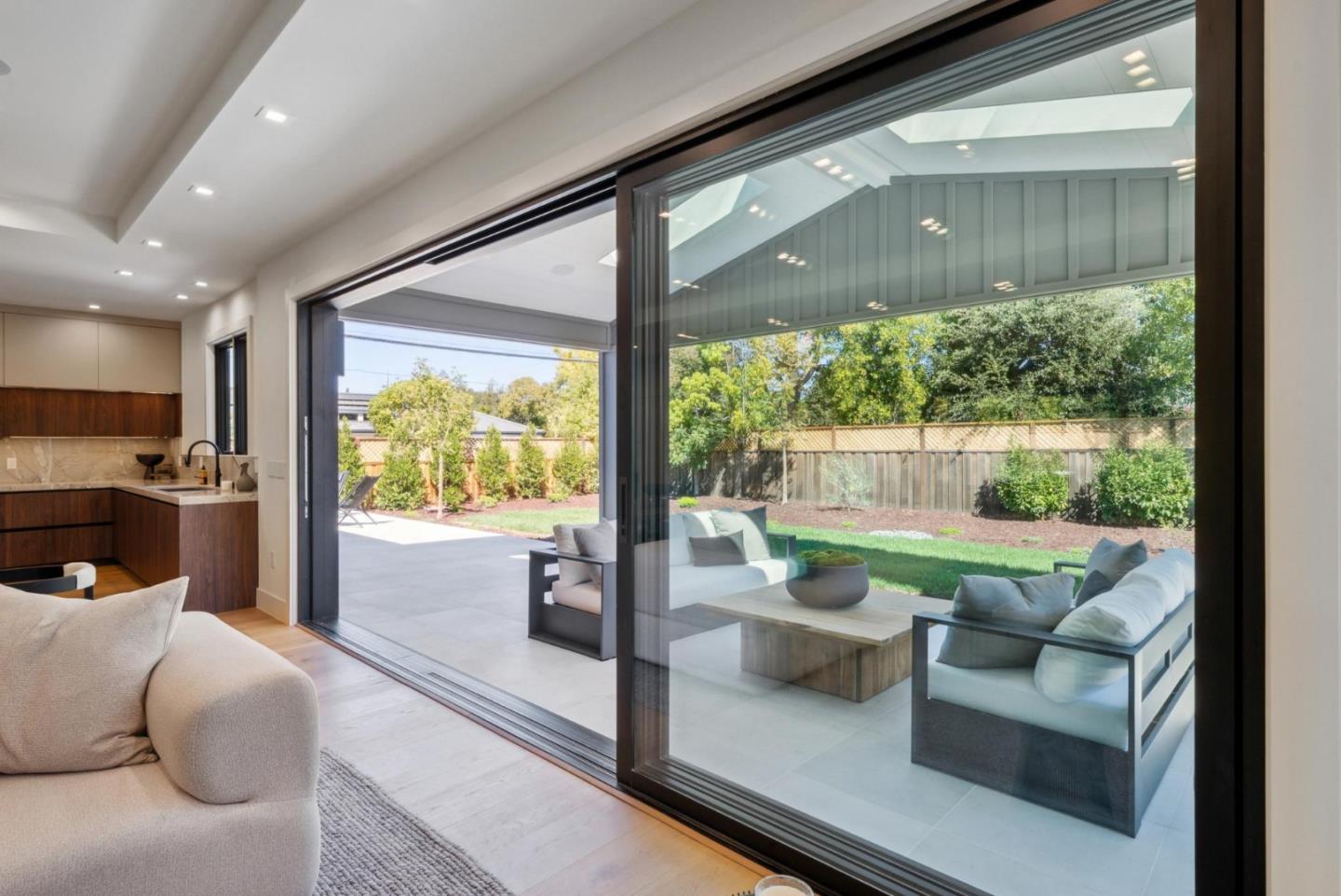 Detail Gallery Image 60 of 86 For 589 Cherry Ave, Los Altos,  CA 94022 - 5 Beds | 5/1 Baths