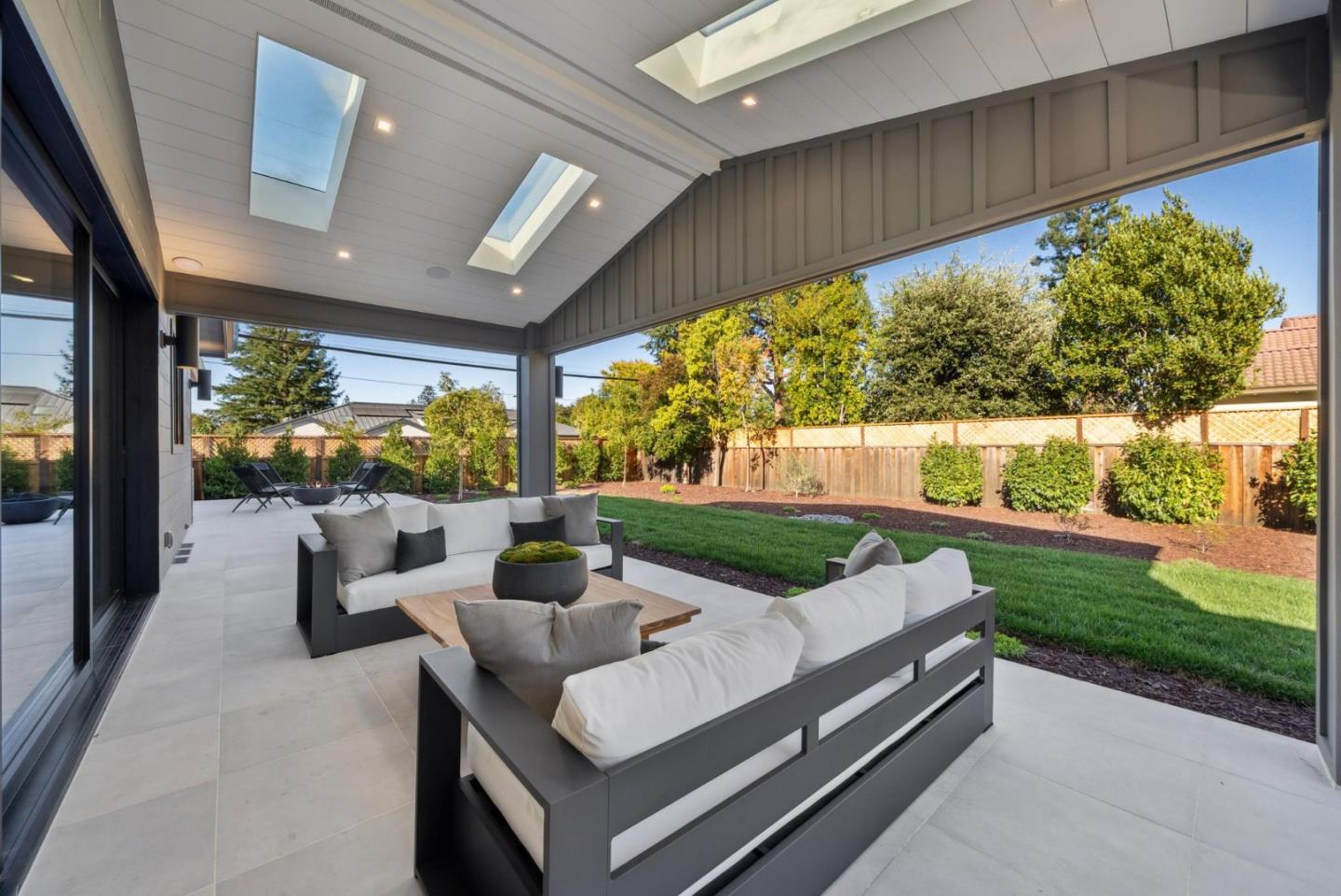 Detail Gallery Image 61 of 86 For 589 Cherry Ave, Los Altos,  CA 94022 - 5 Beds | 5/1 Baths