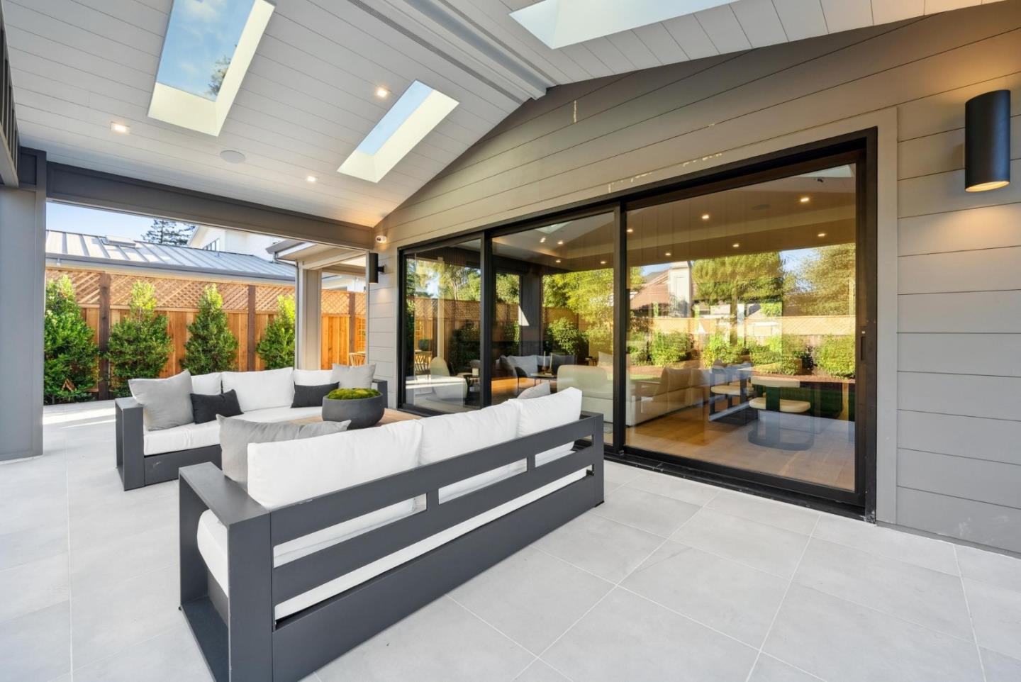 Detail Gallery Image 63 of 86 For 589 Cherry Ave, Los Altos,  CA 94022 - 5 Beds | 5/1 Baths