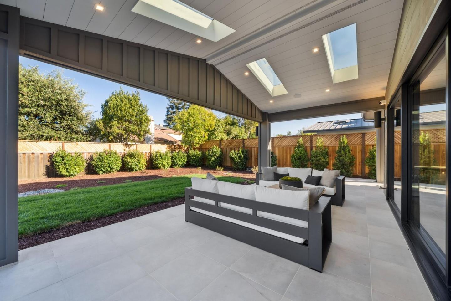 Detail Gallery Image 64 of 86 For 589 Cherry Ave, Los Altos,  CA 94022 - 5 Beds | 5/1 Baths