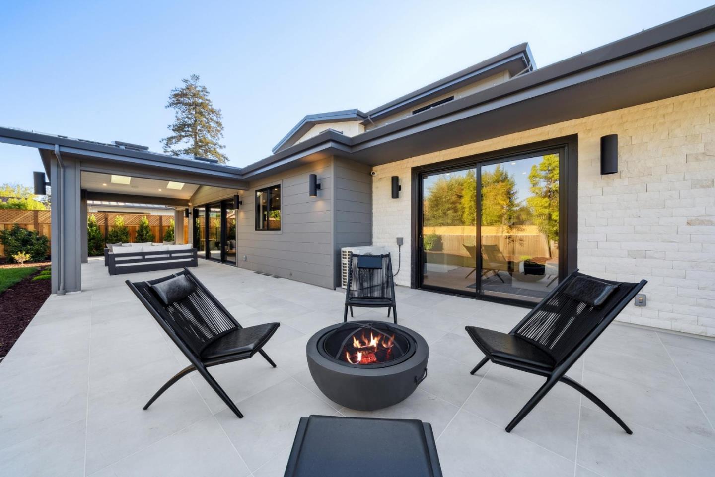 Detail Gallery Image 65 of 86 For 589 Cherry Ave, Los Altos,  CA 94022 - 5 Beds | 5/1 Baths