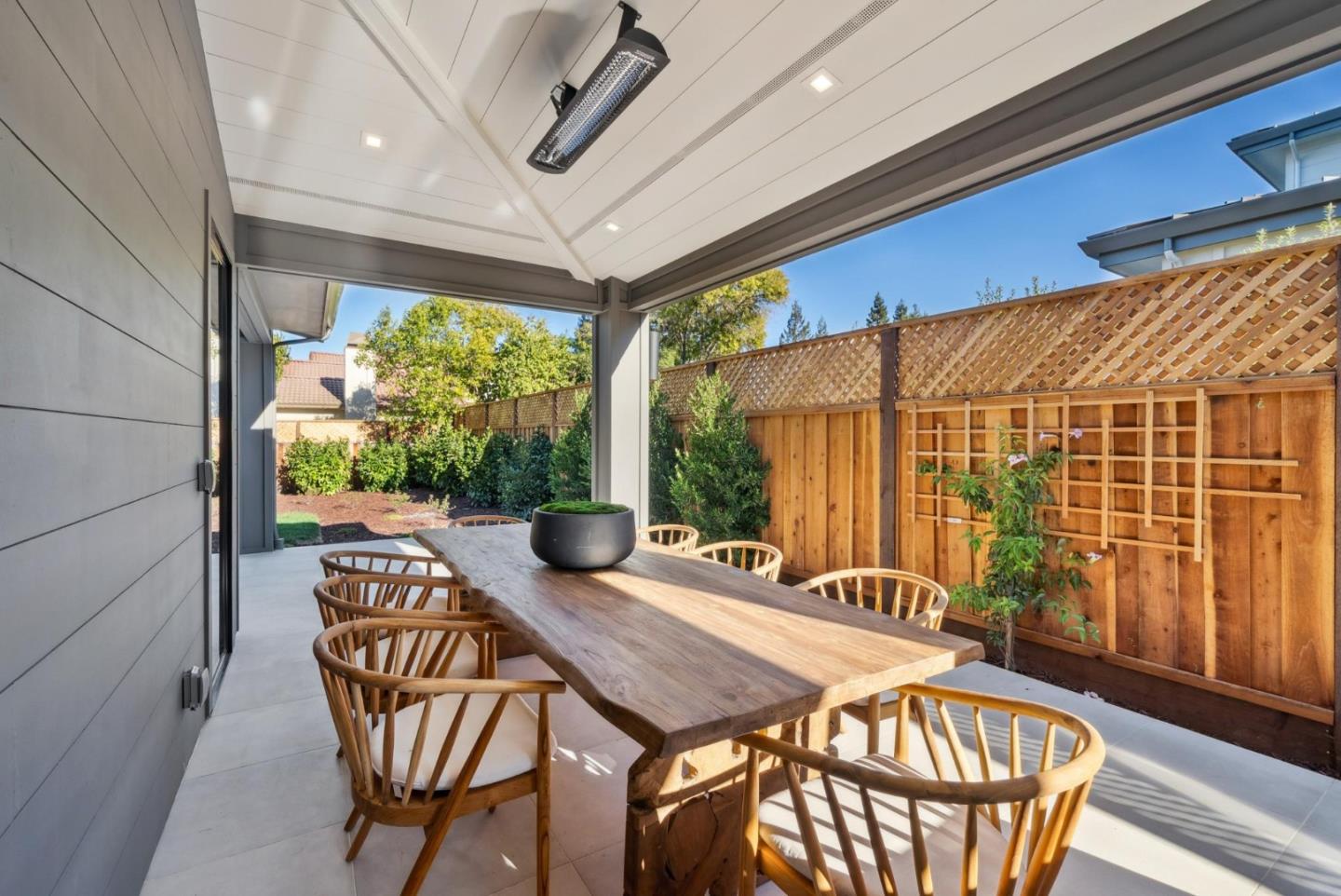 Detail Gallery Image 73 of 86 For 589 Cherry Ave, Los Altos,  CA 94022 - 5 Beds | 5/1 Baths