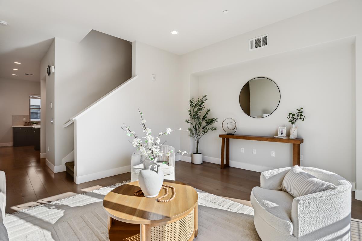 Detail Gallery Image 4 of 28 For 1777 Hazelnut Ln, Milpitas,  CA 95035 - 3 Beds | 3/1 Baths