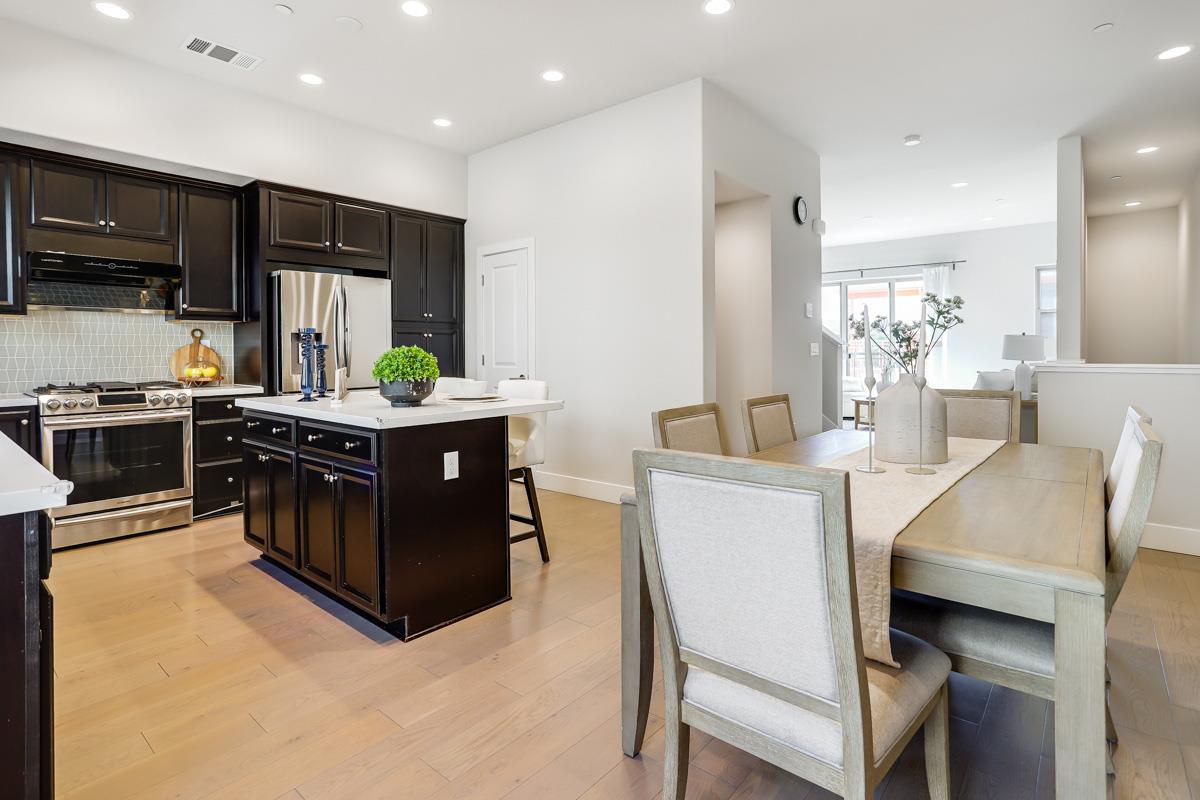 Detail Gallery Image 7 of 28 For 1777 Hazelnut Ln, Milpitas,  CA 95035 - 3 Beds | 3/1 Baths