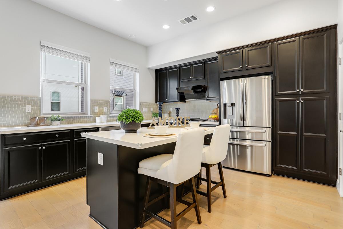 Detail Gallery Image 8 of 28 For 1777 Hazelnut Ln, Milpitas,  CA 95035 - 3 Beds | 3/1 Baths